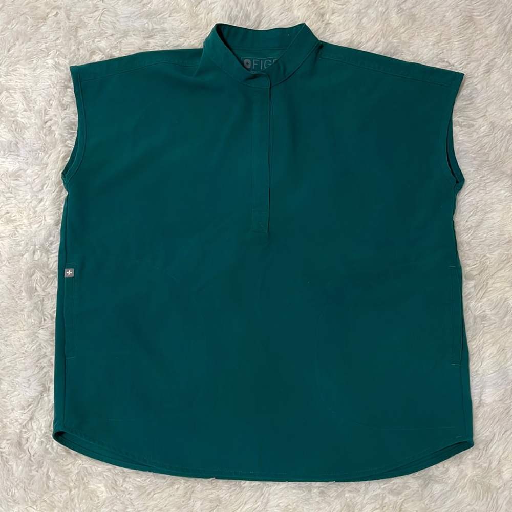 Figs Rafaela top size small